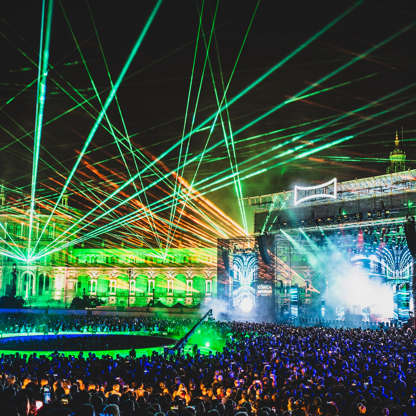 KVANT Prestige Beam 600 moving head at Jean-Michel Jarre Tour_6