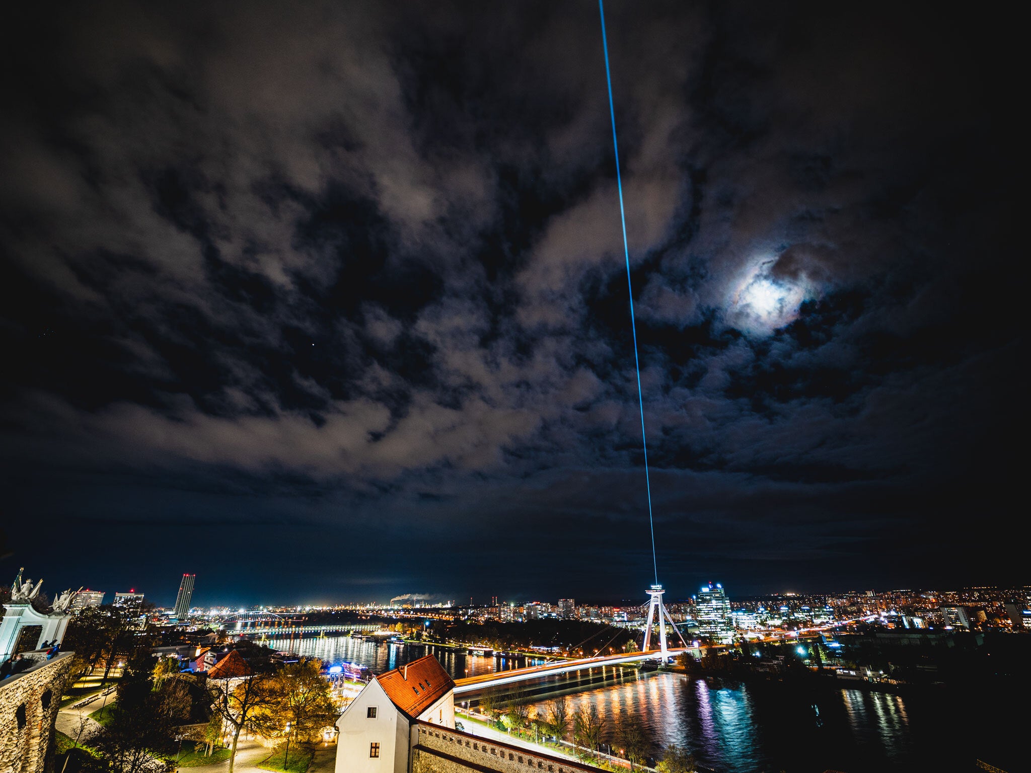 Kvant Lasers - Architect W500B full-colour 500-watt sky laser high-power show projector and search light_14